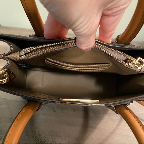 Michael Kors Crossbody Mercer Small Brown Gold Logo - Picture 7 of 16